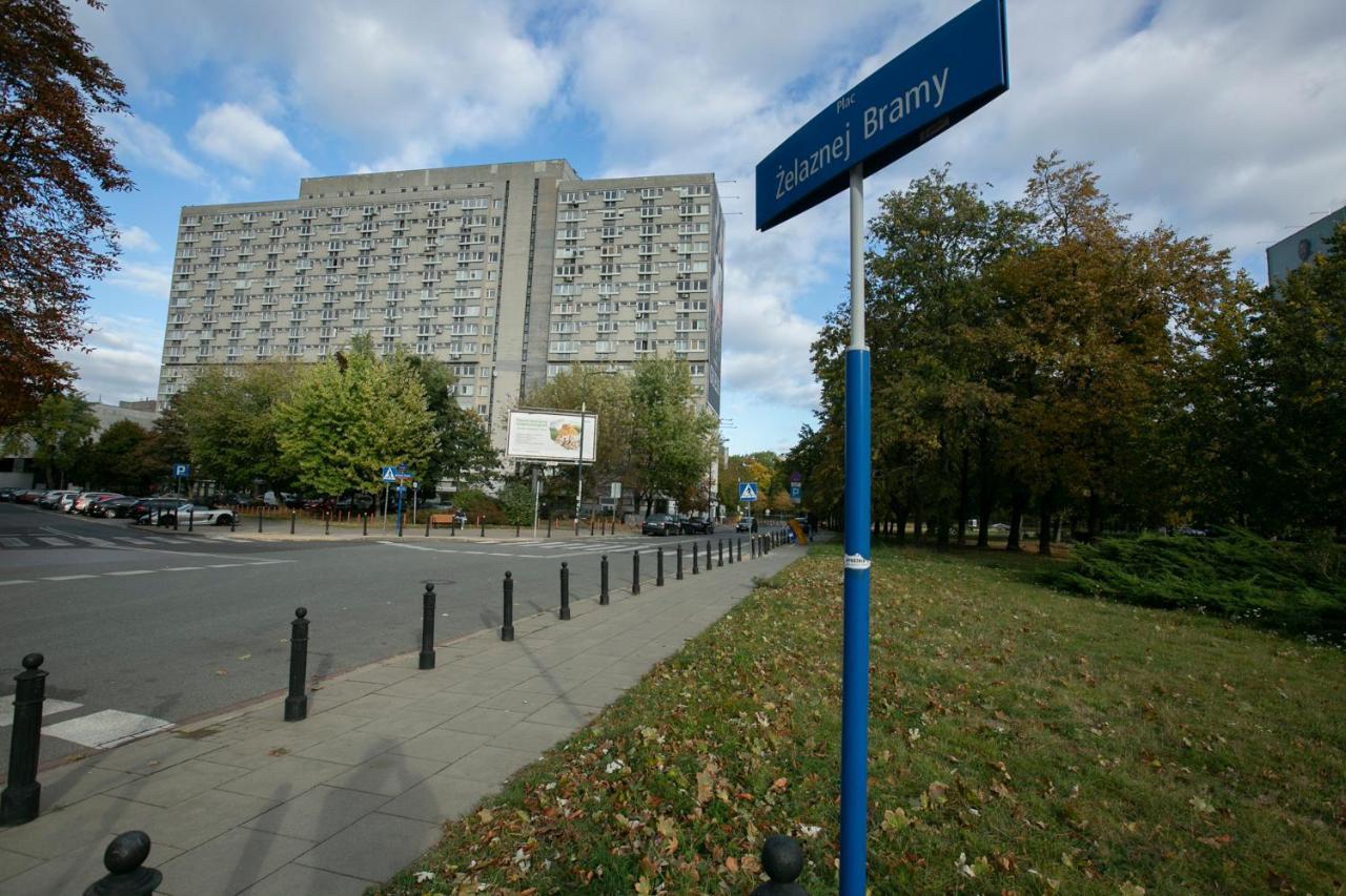 Przechodnia 2 Yellow - Biurko Oraz Wygodny Fotel Do Pracy - Better Rental Warszawa Eksteriør bilde